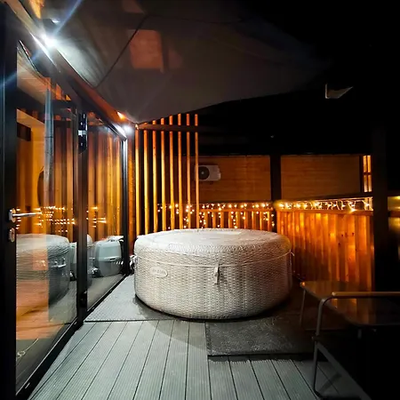 Nova Osada - Klimatyzowane Domki Z Prywatnym Jacuzzi